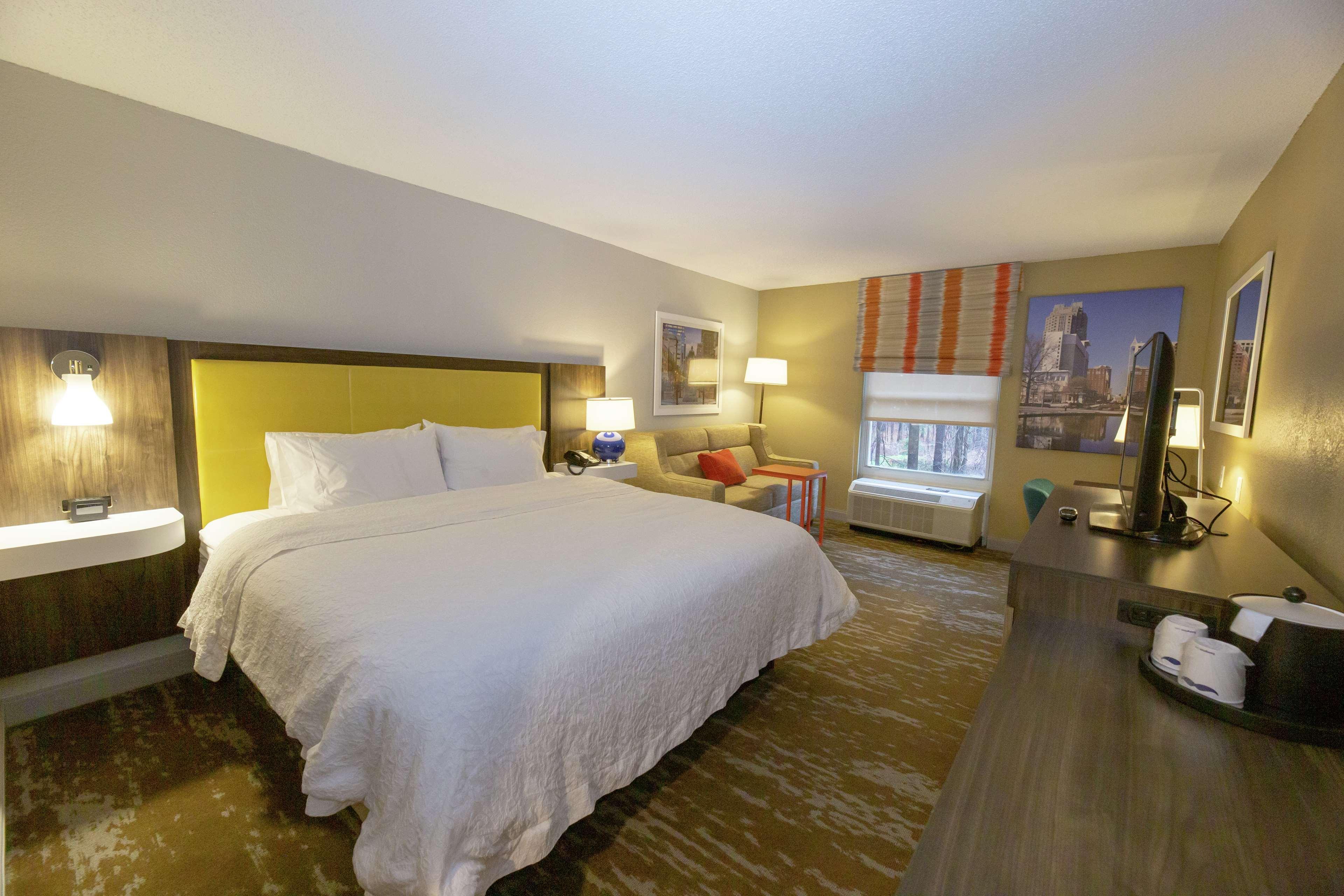 Hampton Inn & Suites Raleigh Cary Lenovo Center Extérieur photo