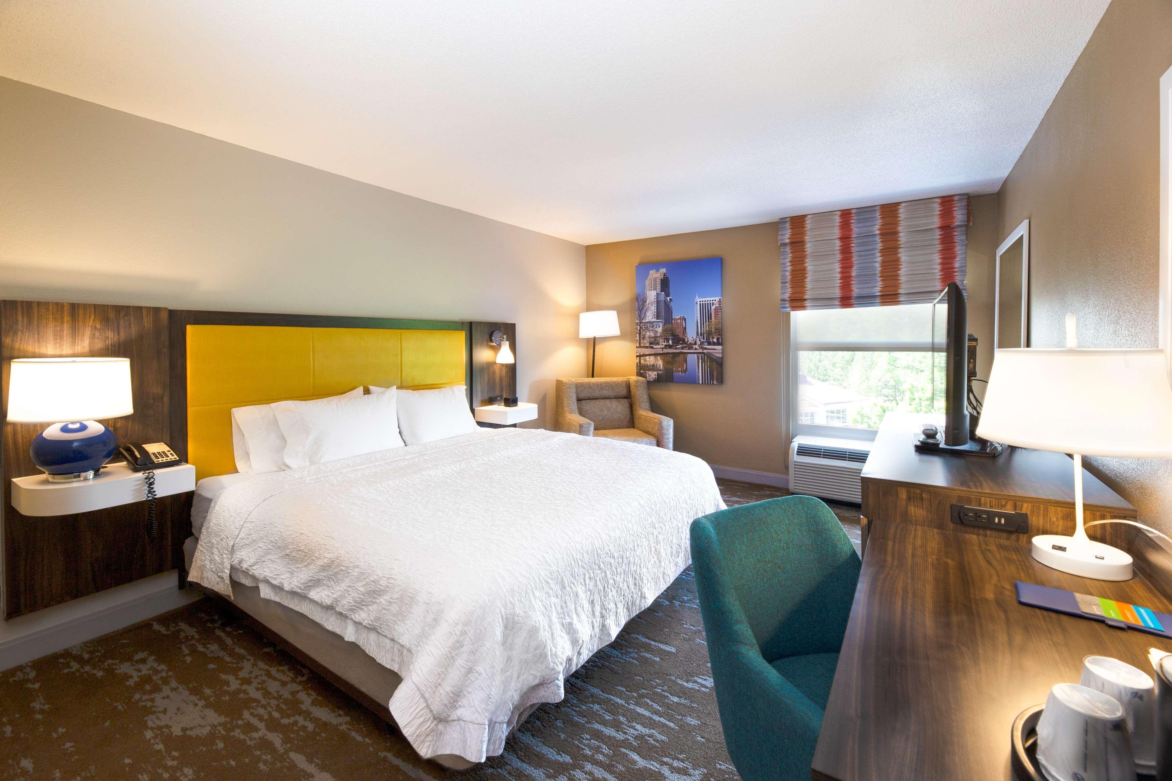 Hampton Inn & Suites Raleigh Cary Lenovo Center Extérieur photo