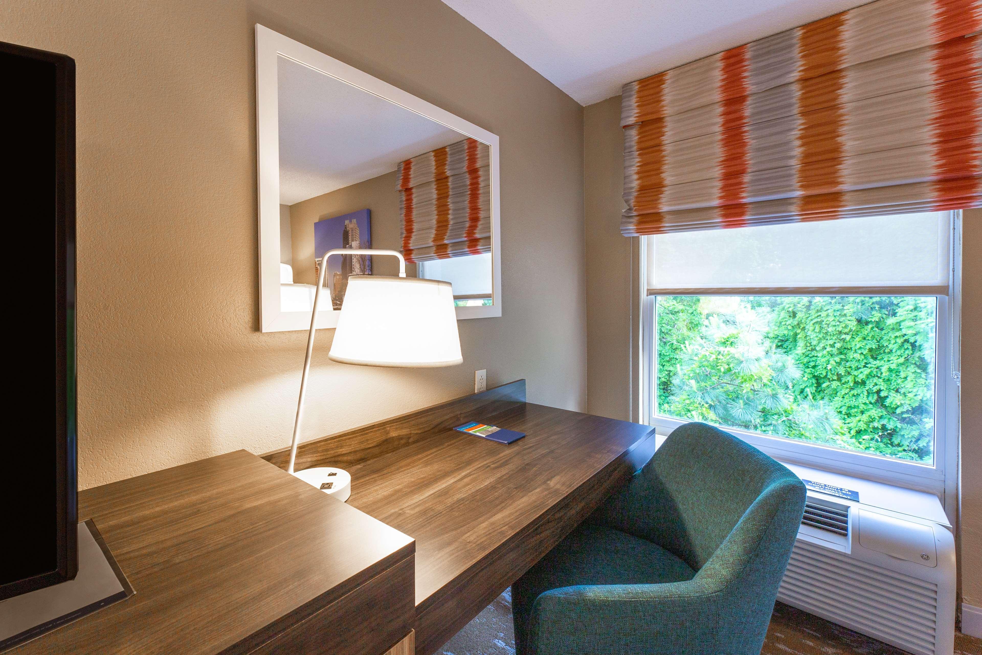 Hampton Inn & Suites Raleigh Cary Lenovo Center Extérieur photo