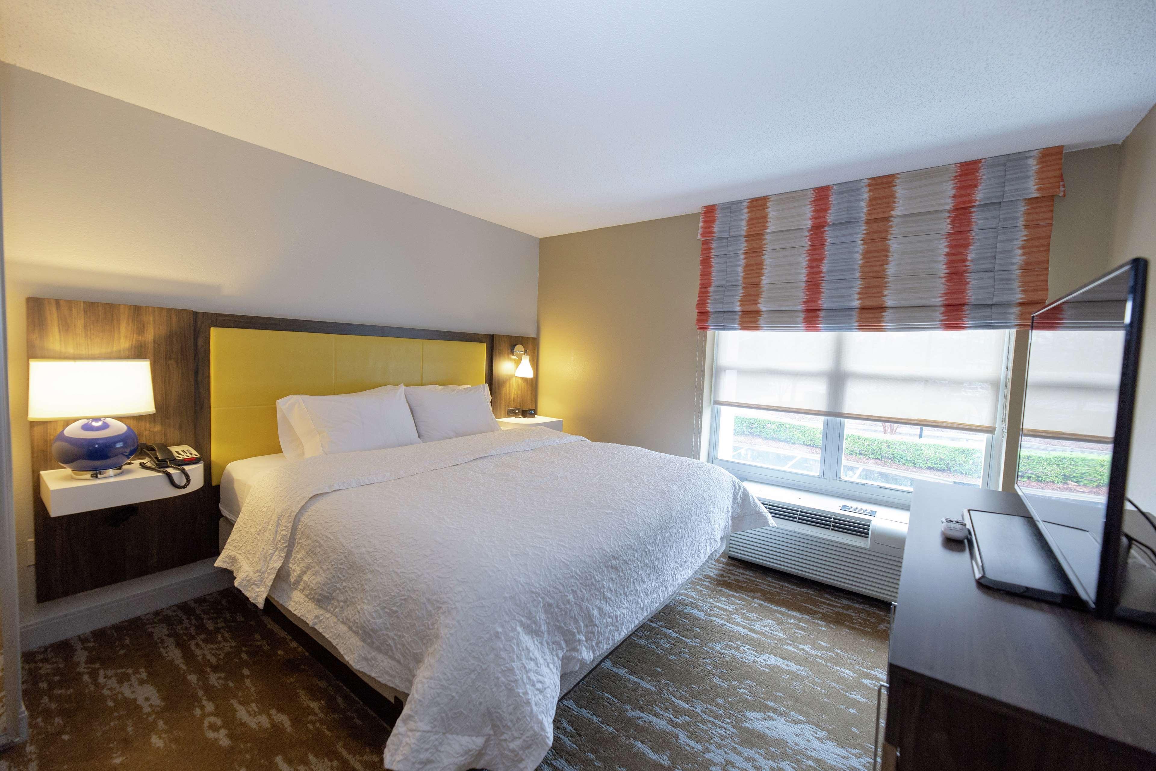 Hampton Inn & Suites Raleigh Cary Lenovo Center Extérieur photo