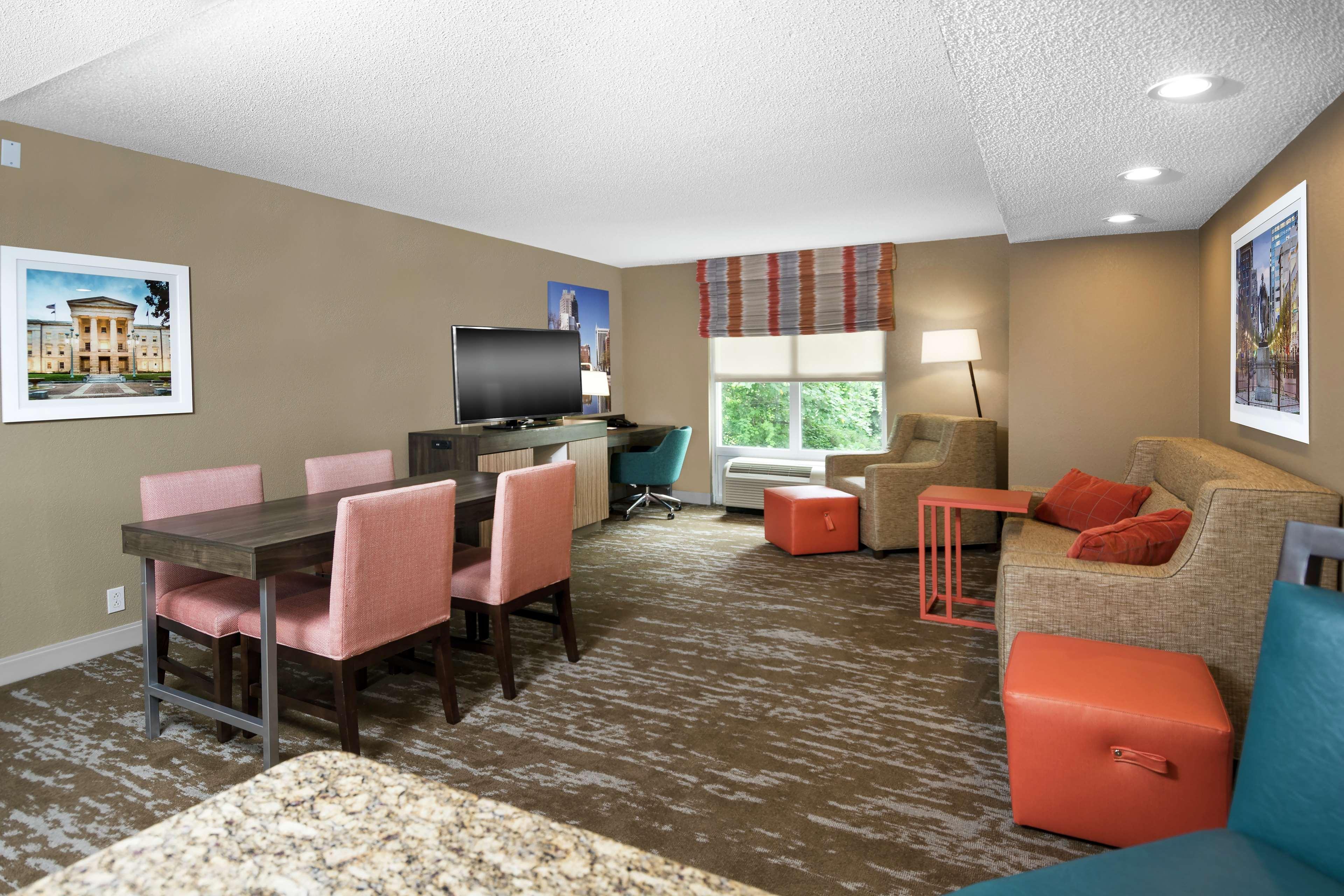 Hampton Inn & Suites Raleigh Cary Lenovo Center Extérieur photo