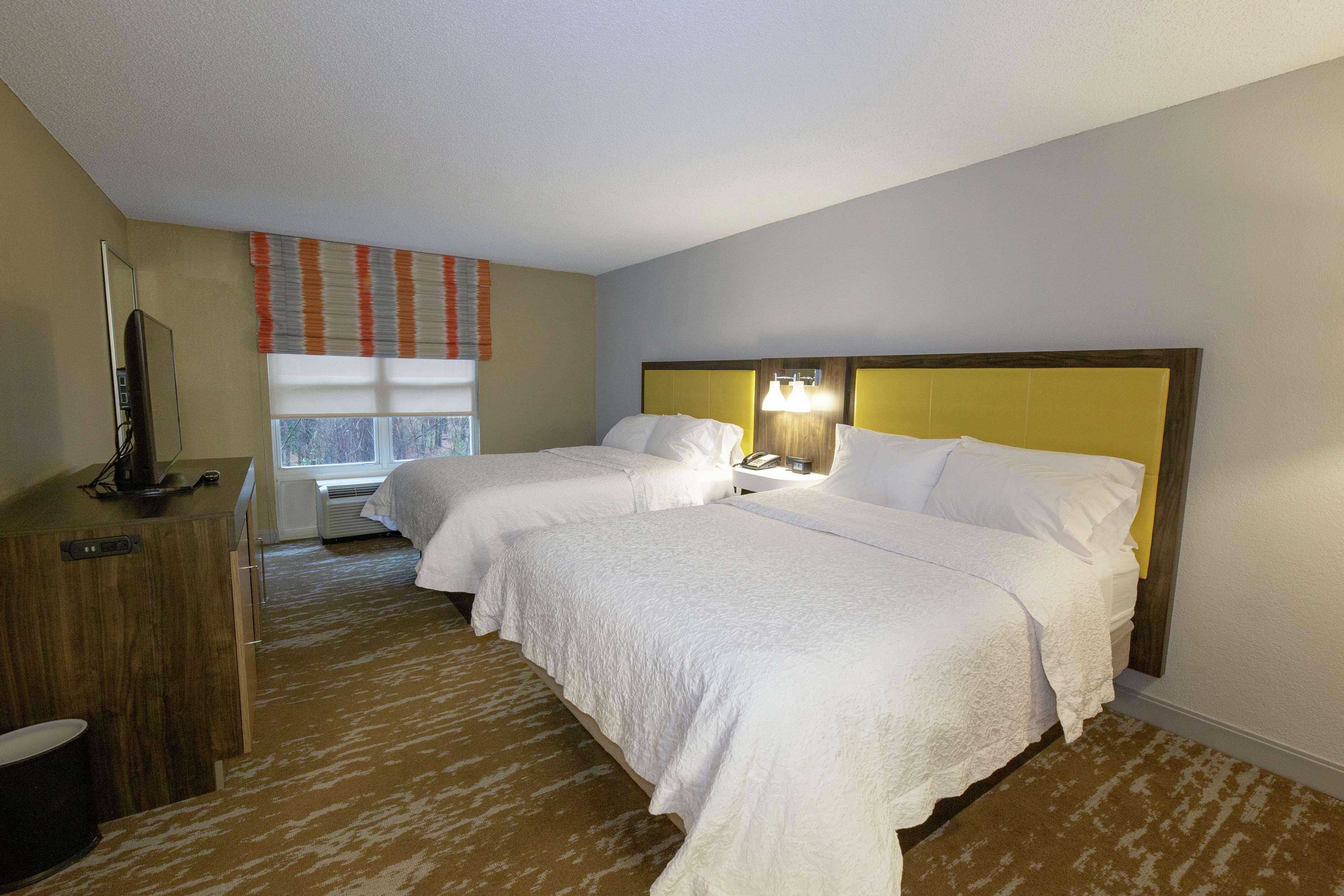 Hampton Inn & Suites Raleigh Cary Lenovo Center Extérieur photo