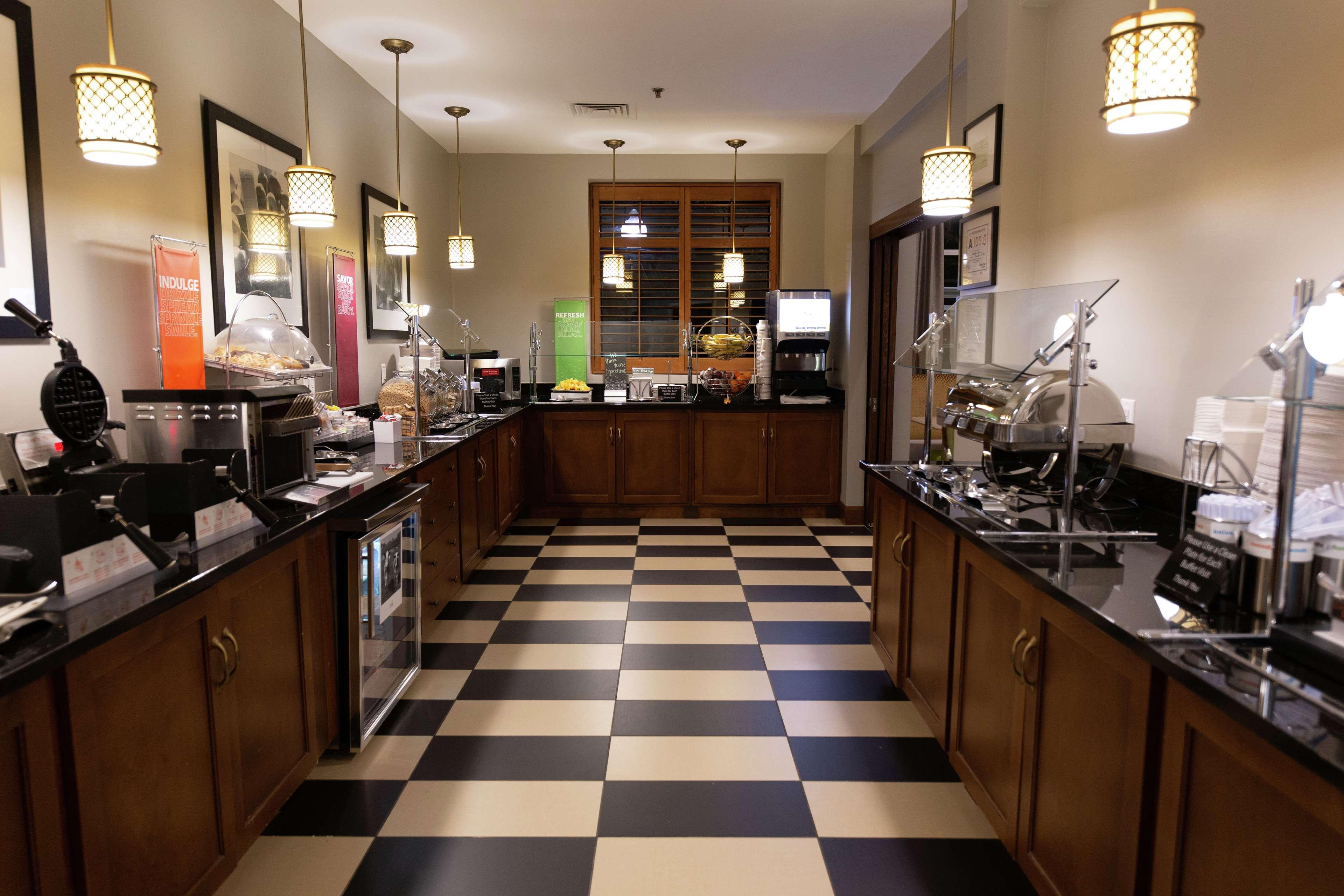 Hampton Inn & Suites Raleigh Cary Lenovo Center Extérieur photo