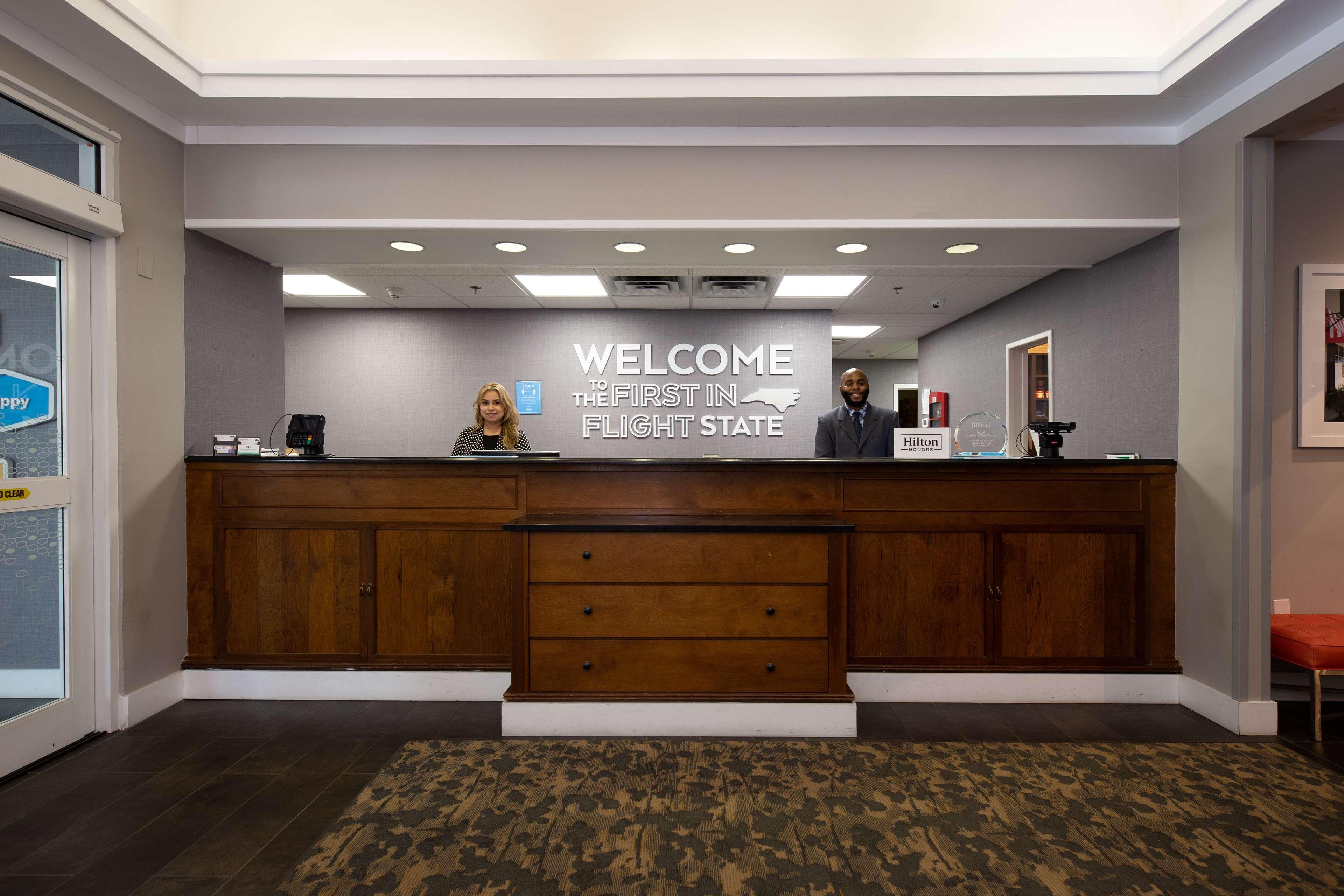 Hampton Inn & Suites Raleigh Cary Lenovo Center Extérieur photo