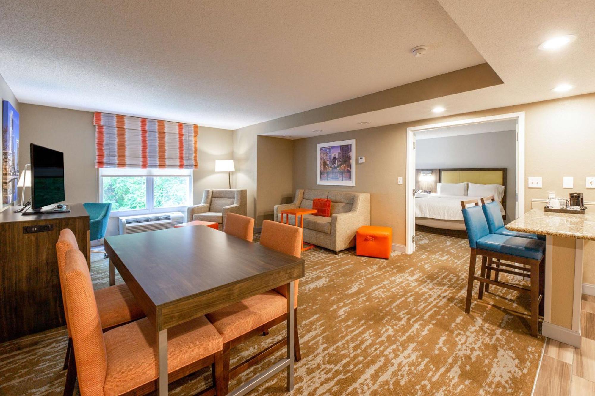 Hampton Inn & Suites Raleigh Cary Lenovo Center Extérieur photo