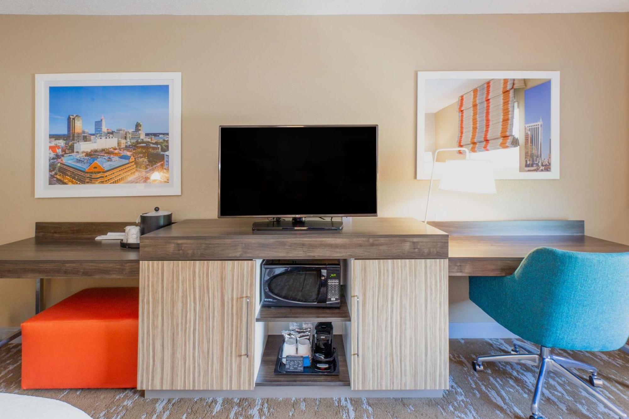 Hampton Inn & Suites Raleigh Cary Lenovo Center Extérieur photo