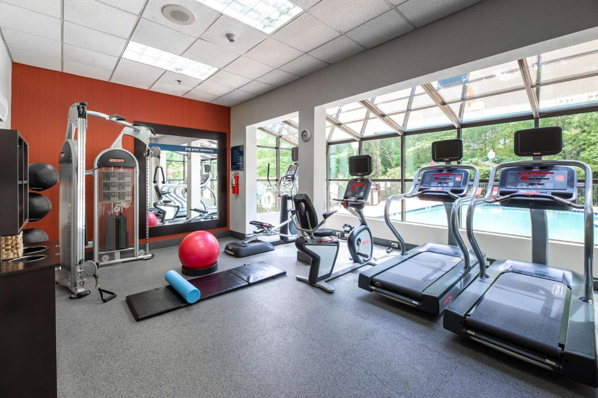 Hampton Inn & Suites Raleigh Cary Lenovo Center Extérieur photo
