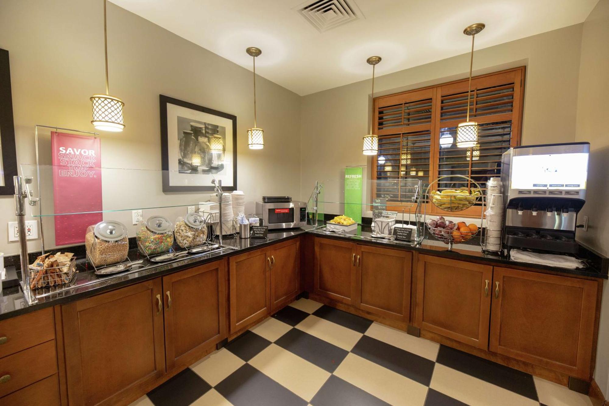 Hampton Inn & Suites Raleigh Cary Lenovo Center Extérieur photo